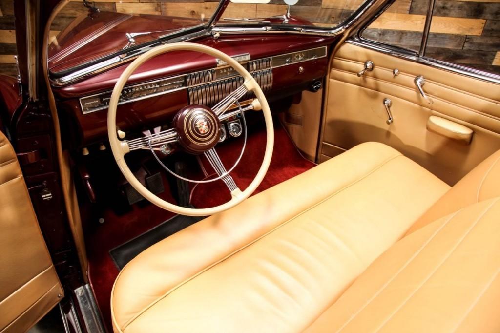 1940 Cadillac Series 62 2-door Convertible