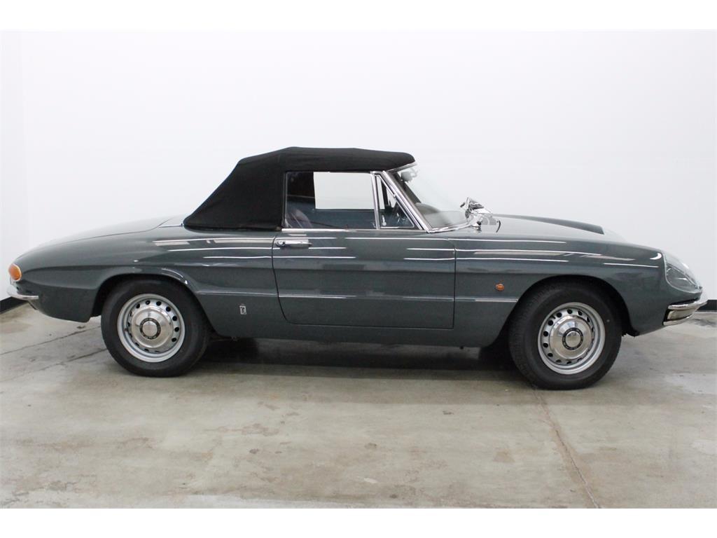 1967 Alfa Romeo Spider 1600 Duetto