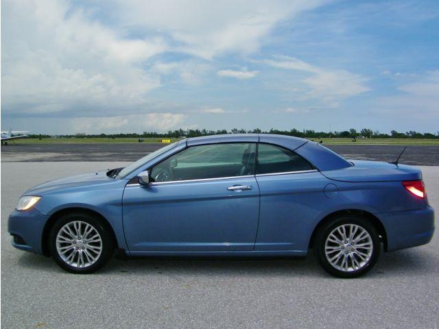 2011 Chrysler 200 Series Limited Convertible