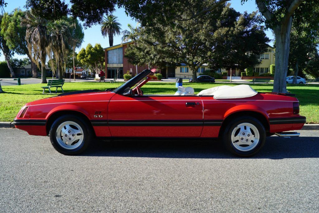 1983 Ford Mustang 5 SPD GLX Convertible