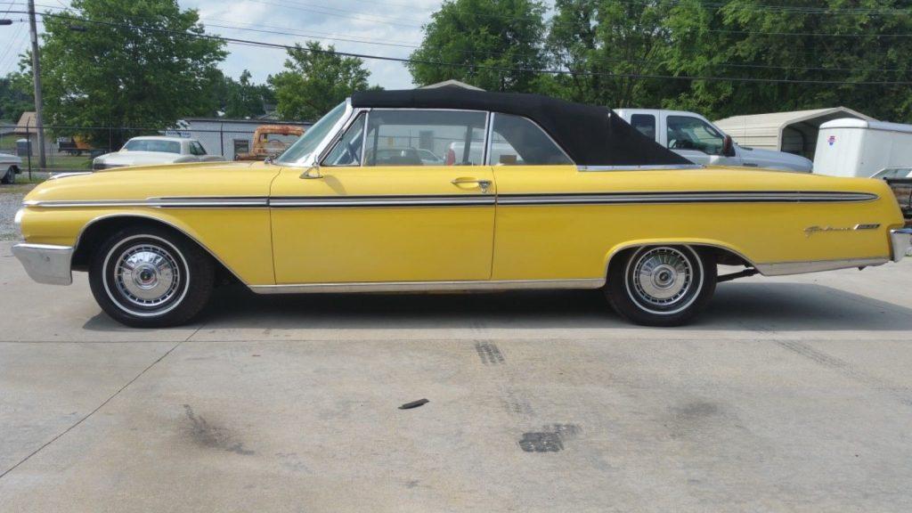 solid shape 1962 Ford Galaxie XL Convertible