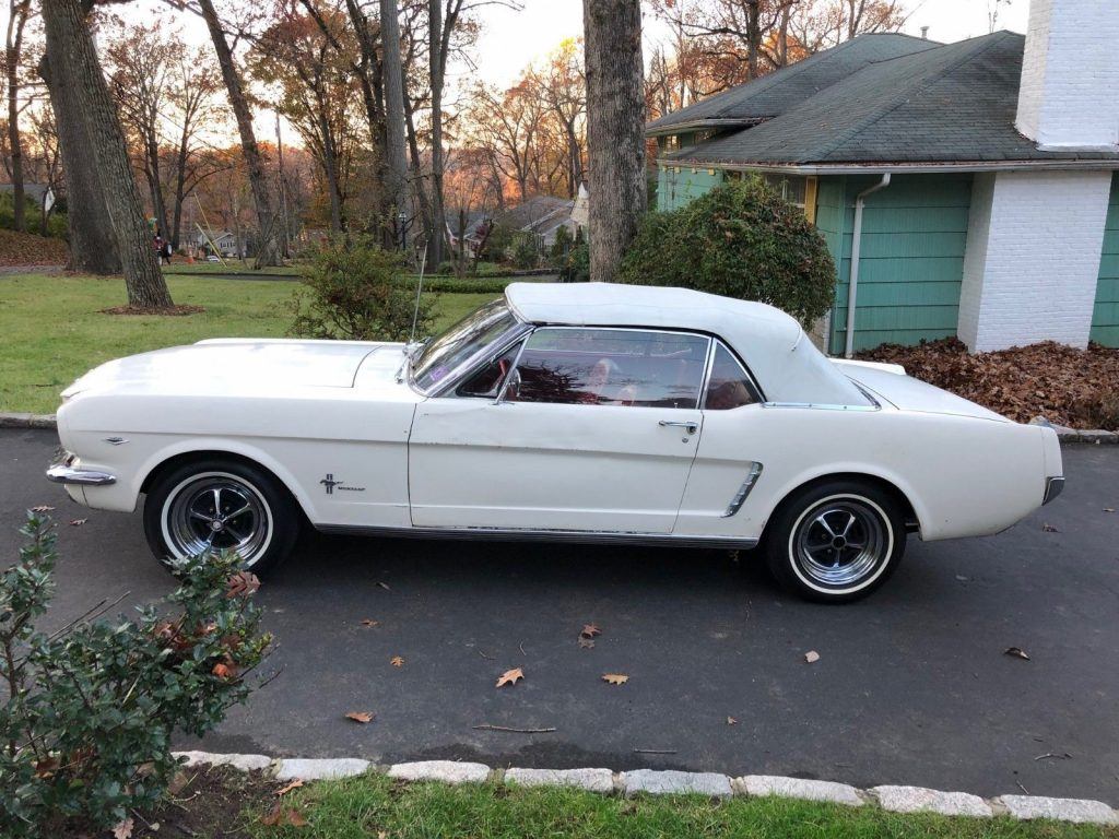 beautiful 1965 Ford Mustang Convertible
