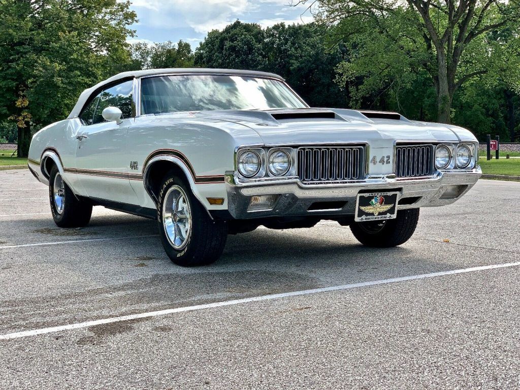 low miles 1970 Oldsmobile Cutlass Y74 Pace Car convertible