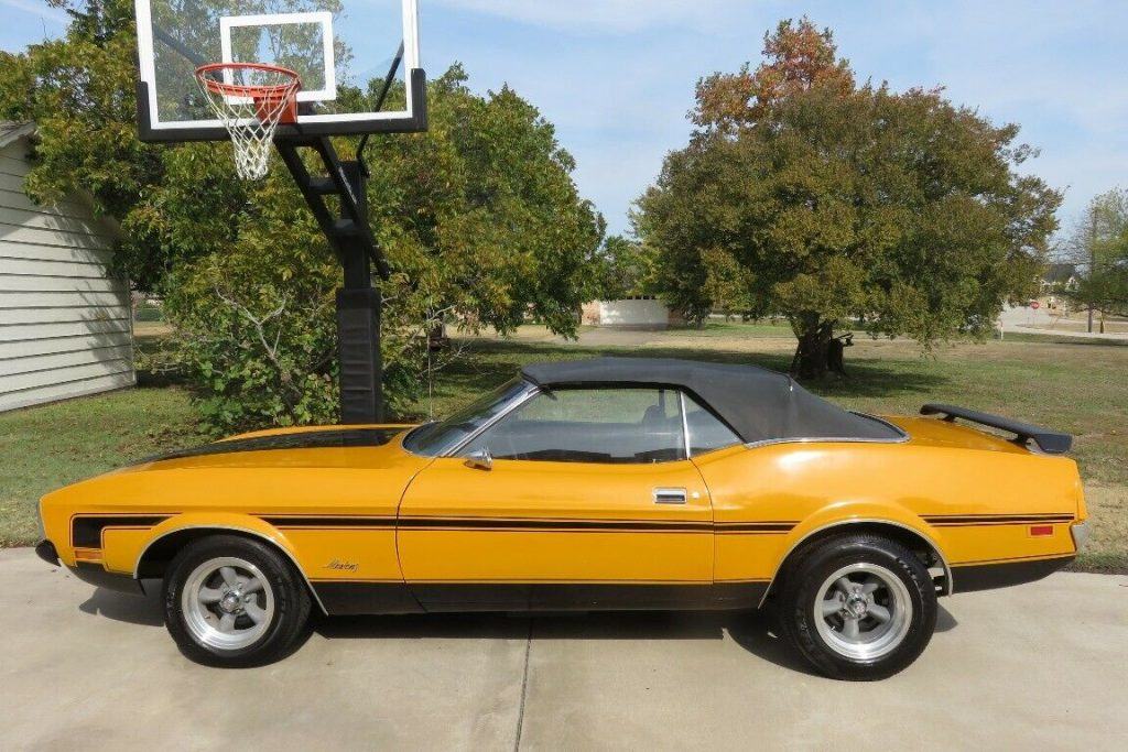 very nice 1971 Ford Mustang Convertible