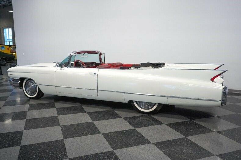 1960 Cadillac Series 62 Convertible [cool color combo]