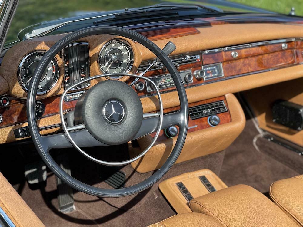 1971 Mercedes-Benz 200-Series Convertible [high quality restoration]