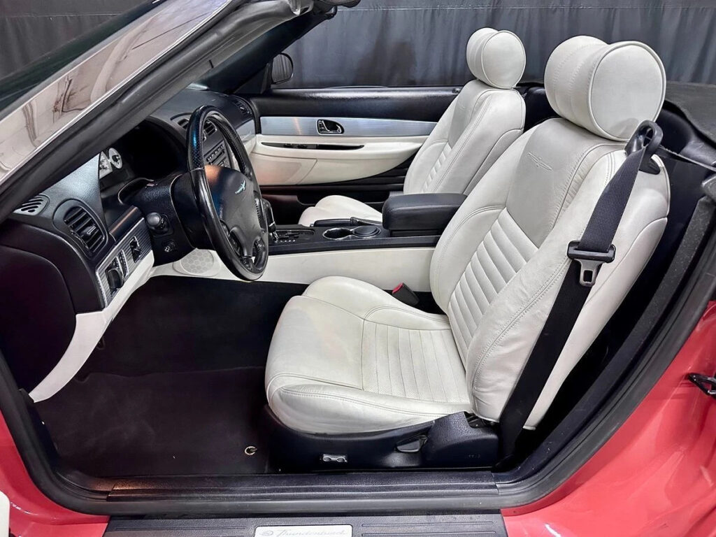 2003 Ford Thunderbird Deluxe James Bond 007 Edition