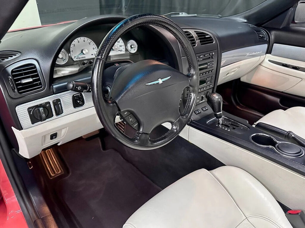 2003 Ford Thunderbird Deluxe James Bond 007 Edition