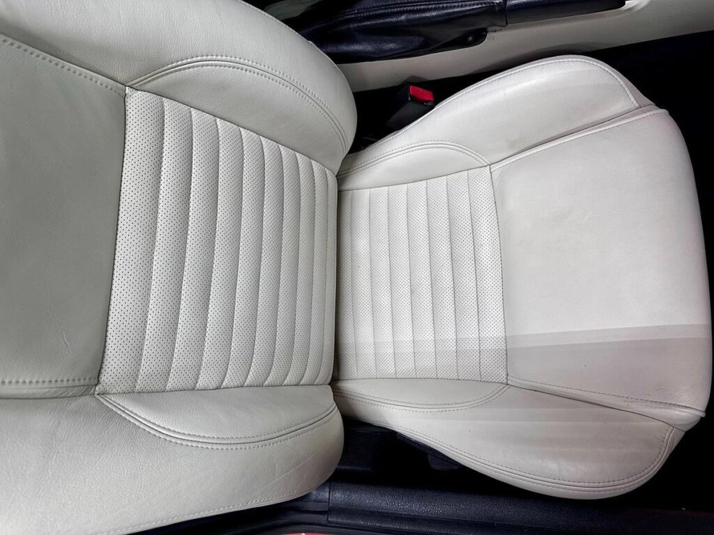 2003 Ford Thunderbird Deluxe James Bond 007 Edition