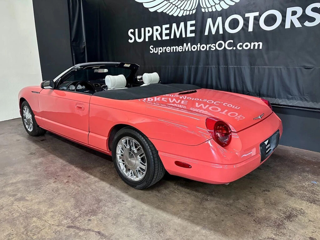 2003 Ford Thunderbird Deluxe James Bond 007 Edition