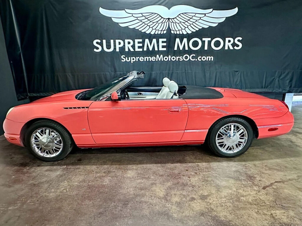 2003 Ford Thunderbird Deluxe James Bond 007 Edition