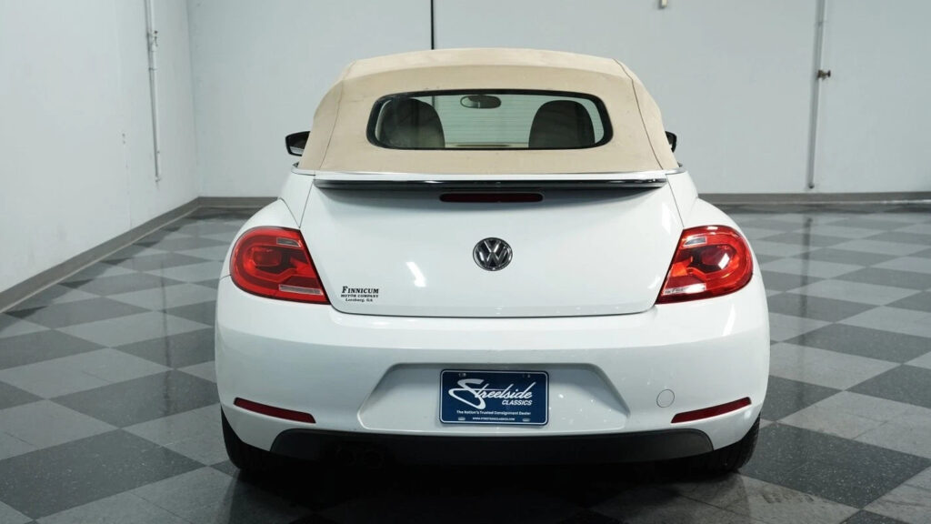 2014 Volkswagen Beetle – Classic Convertible