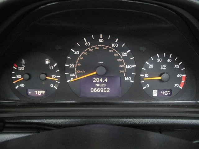 2003 Mercedes-Benz CLK320