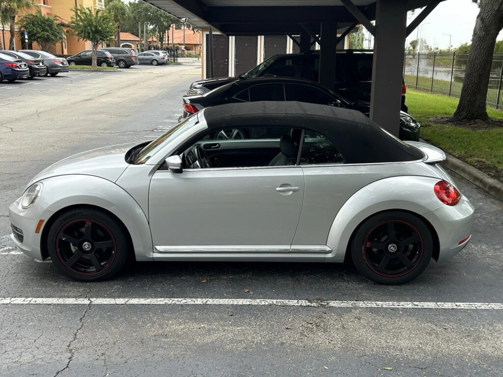2016 Volkswagen Beetle SE , Convertible Auto & Low Miles