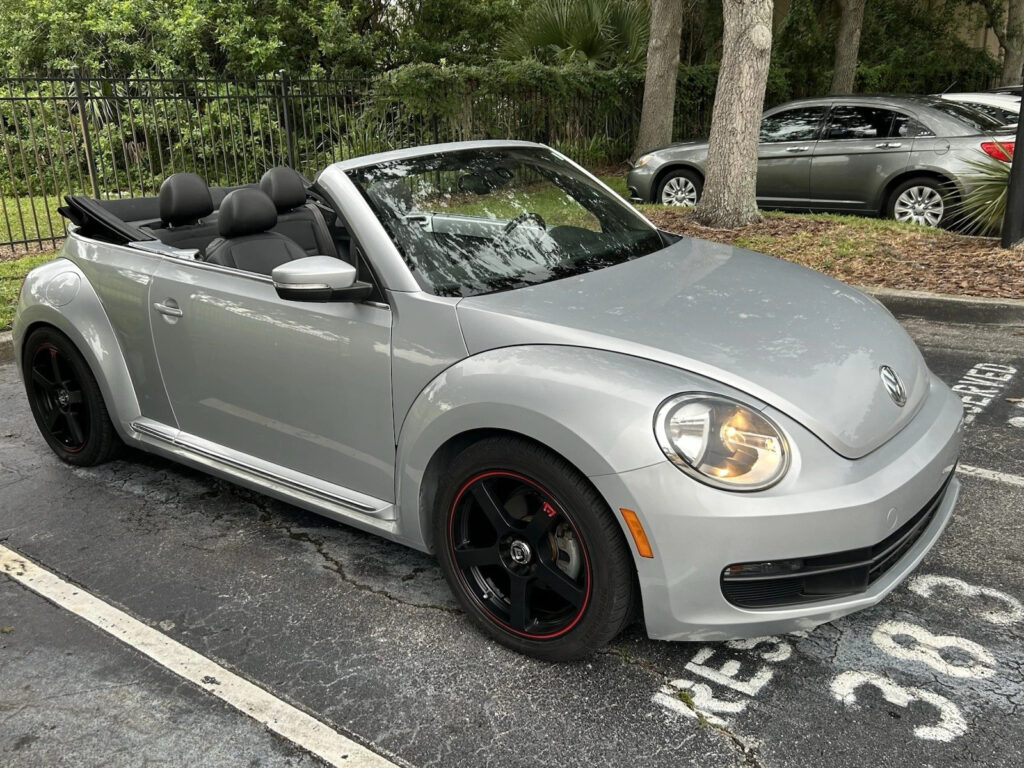 2016 Volkswagen Beetle SE , Convertible Auto & Low Miles