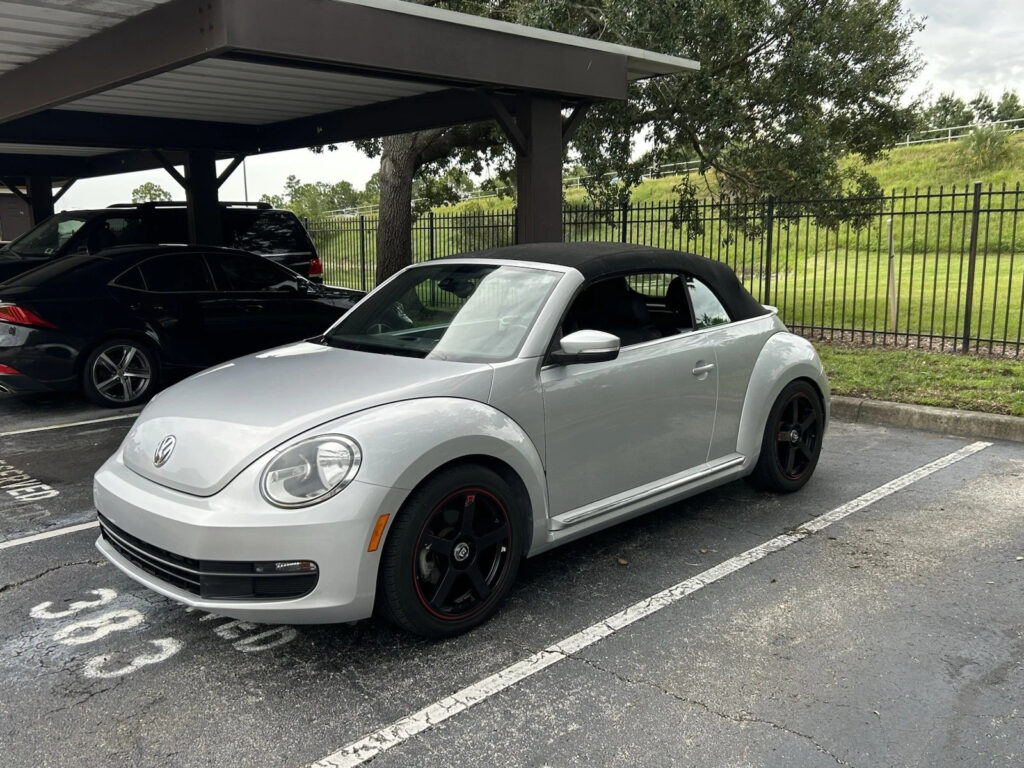 2016 Volkswagen Beetle SE , Convertible Auto & Low Miles