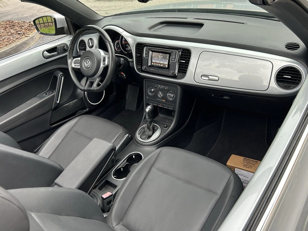 2016 Volkswagen Beetle SE , Convertible Auto & Low Miles